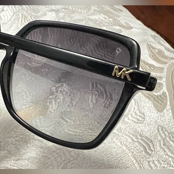 Used twice …fit perfectly - Picture 5 of 8